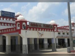 पीलीभीत रेलवे स्टेशन की इमारत